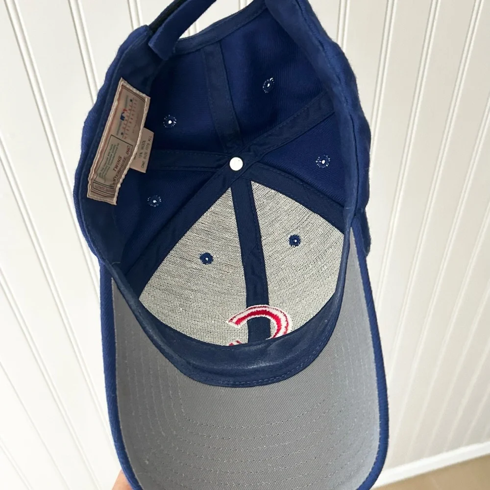 Genuine Merchandise Chicago Cubs Blue Cap with Red C Logo